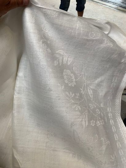 Linen damask tablecloth, late 18th-early...