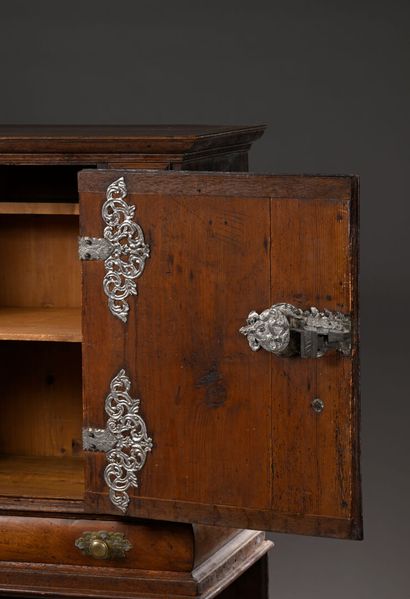 Cabinet in natural wood and veneer, 17th...