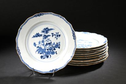 CHINA, 18th century
Eleven porcelain plates...
