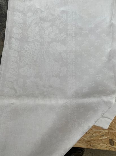 Linen damask tablecloth, Restoration period,...