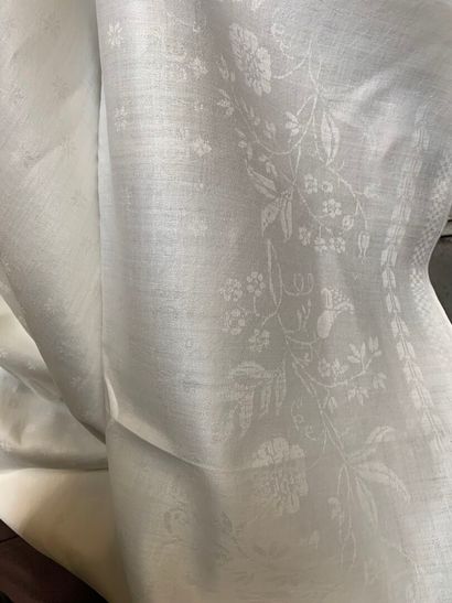 Linen damask tablecloth, late 18th-early...