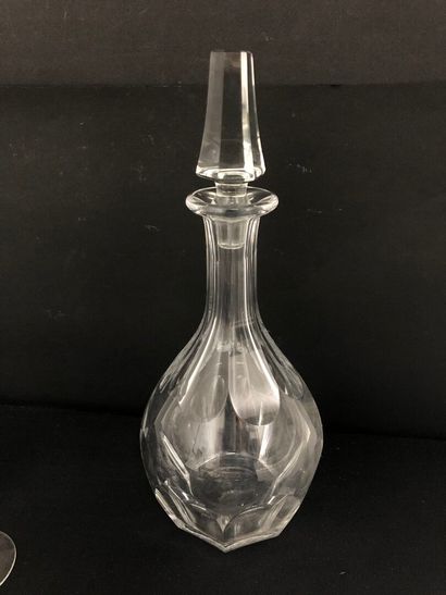 BACCARAT :
Crystal glassware set including:
-...