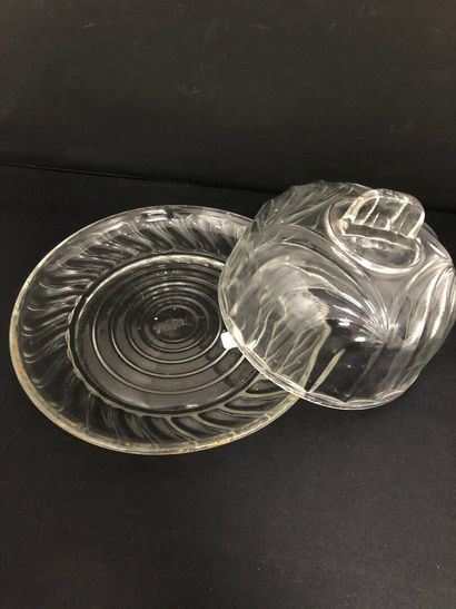 BACCARAT :
Confiturier en cristal moulé à...