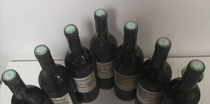 7 Bottles CAHORS Château de Chambert 1979
Stained...