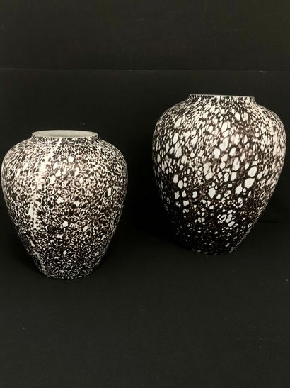 Suite of two blown glass VASES with speckled...