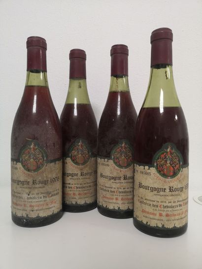 4 Bottles BOURGOGNE - Domaine SERVEAU 1976
Stained...