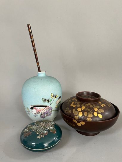 LOT de quatre pièces - JAPON, XXe siècle...