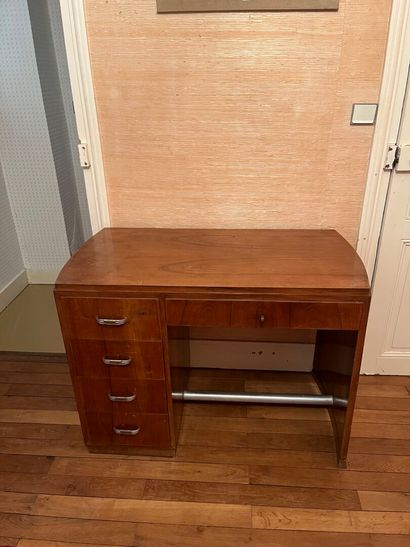 5-drawer pedestal desk.
Circa 60/70.
103...