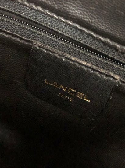 LANCEL :
Black leather shoulder bag with...