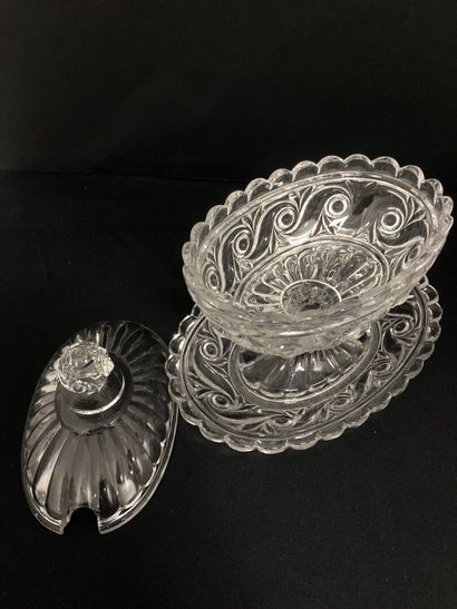 BACCARAT :
Confiturier en cristal moulé à...