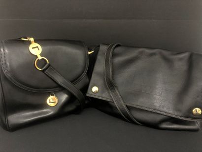 LANCEL :
Black leather shoulder bag with...