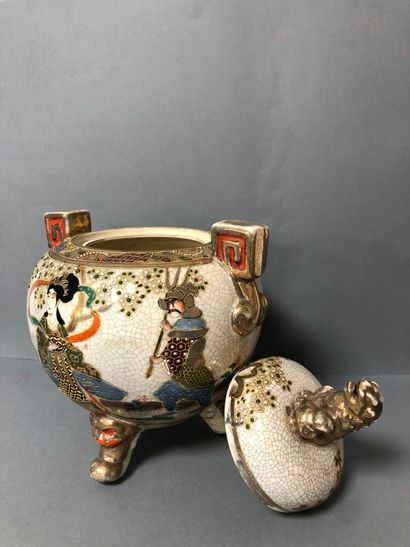 SATSUMA, 
Grand vase et brûle parfum. 
H....