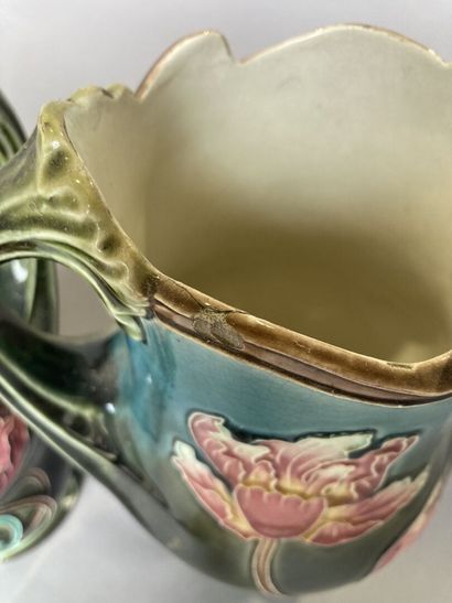 BELGIAN MANUFACTURE ?
Pair of earthenware...