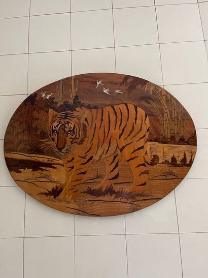 MODERN SCHOOL :
Tiger.
Marquetry on panel.
45...