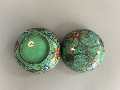 CHINE - XIXe siècle : 
-Boîte circulaire...