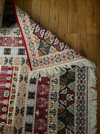 Persian RUG.
273 x 178 cm.
As is.
By appointment...