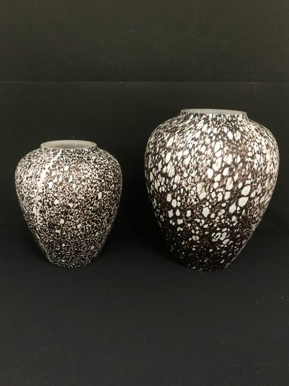 Suite of two blown glass VASES with speckled...