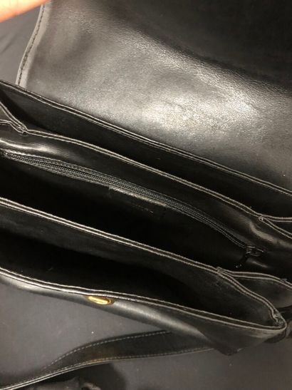 LANCEL :
Black leather shoulder bag with...