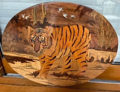 MODERN SCHOOL :
Tiger.
Marquetry on panel.
45...
