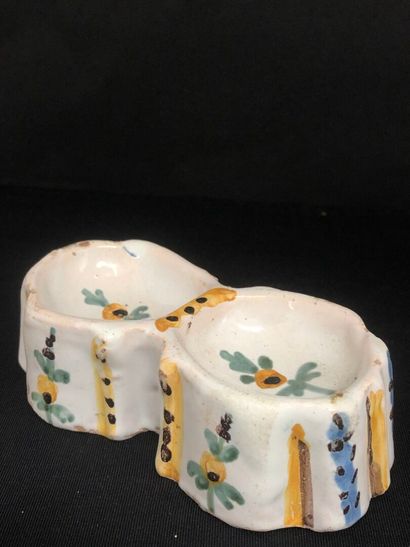 NEVERS :
Important earthenware lot:
- Two...