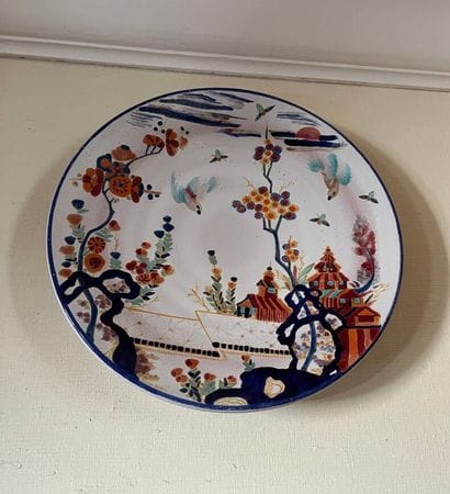 In the taste of China:
Earthenware plate...