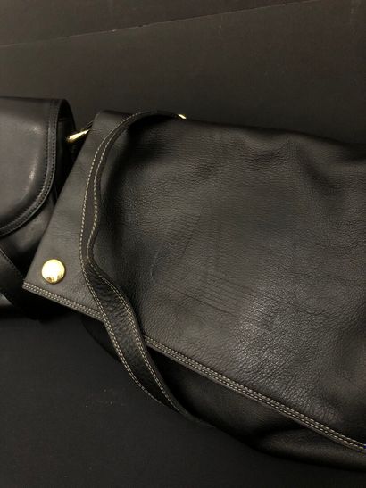 LANCEL :
Black leather shoulder bag with...