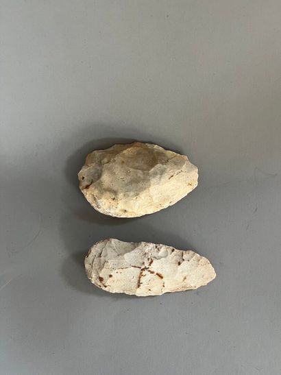 DEUX SILEX TAILLEES 
Préhistoire. 
L : 13...