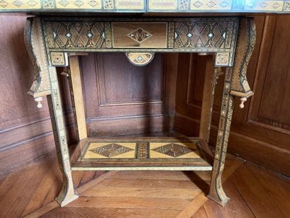 SYRIA :
Inlaid game table with mother-of-pearl...