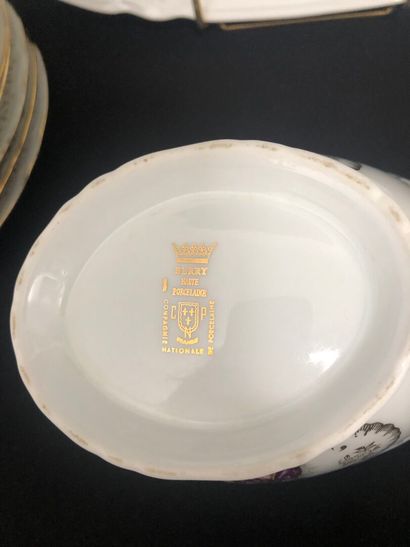 BERRY HAUTE PORCELAINE:
PORCELAIN SERVING...