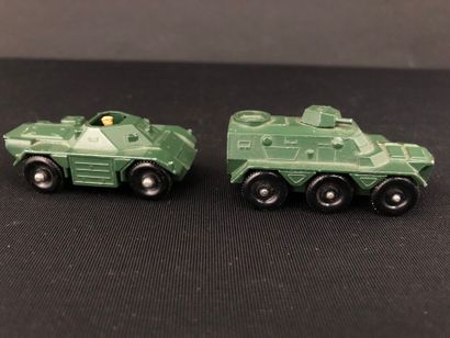 MATCHBOX/LESNEY :
LOT de deux véhicules militaires...