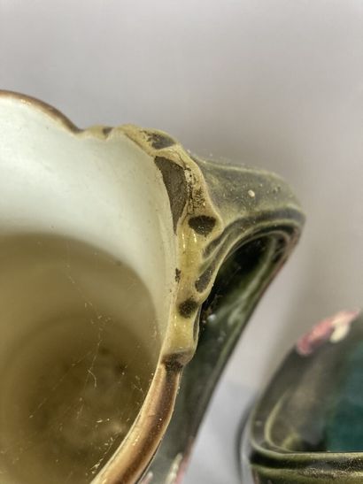 BELGIAN MANUFACTURE ?
Pair of earthenware...
