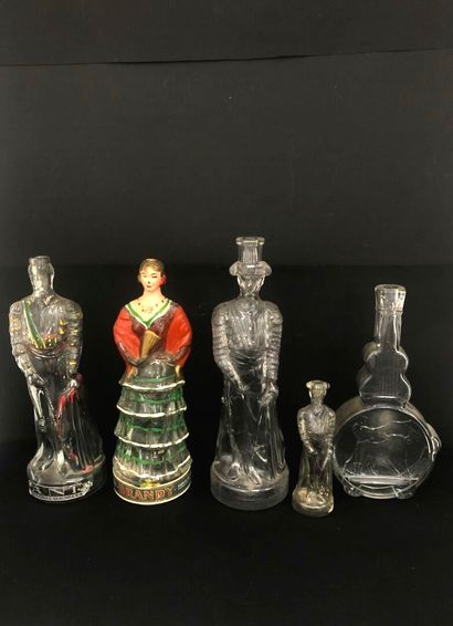 LOT de 5 carafes publicitaires sur le thème...