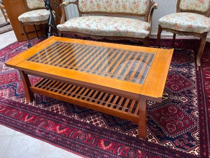 Low wooden TABLE.
120 x 60 x 40 cm.
As is.
By...