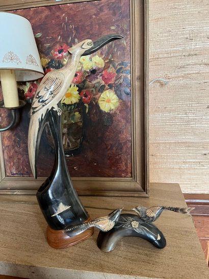 LOT comprising :
- a two-arm gilt metal lamp,...