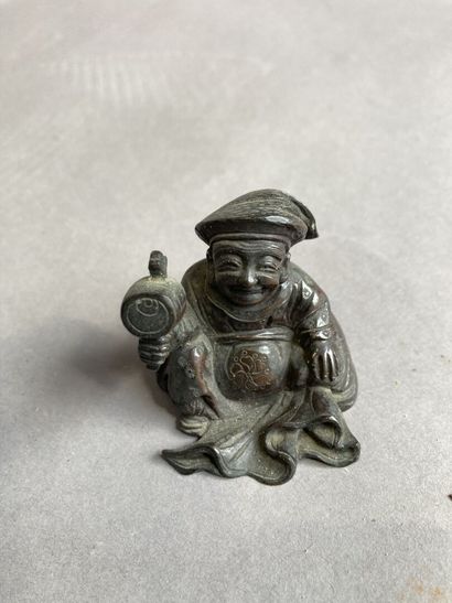 JAPON :
PETIT SUJET en bronze à patine brune...