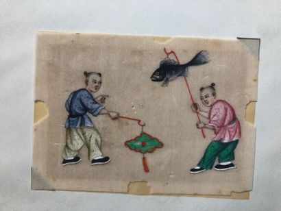 CHINE - CANTON - XIXe siècle :
Jeux d'enfants.
Papier...