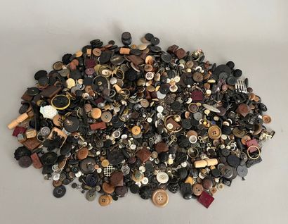 IMPORTANT LOT of buttons, buckles, fasteners...