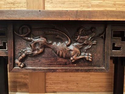 In the taste of China:
Writing table with...