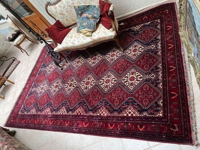 IRAN :
Persian rug with geometric decoration....