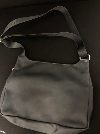 LONGCHAMP:
Navy blue canvas shoulder bag,...