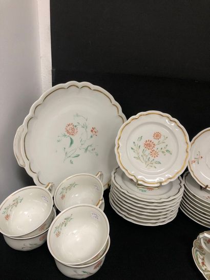 LOT of porcelain service including: 
-HAVILAND...