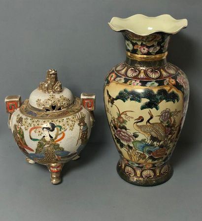 SATSUMA, 
Grand vase et brûle parfum. 
H....