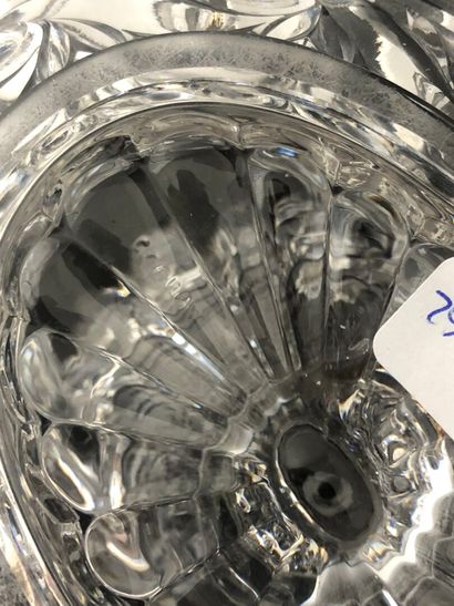 BACCARAT :
Confiturier en cristal moulé à...