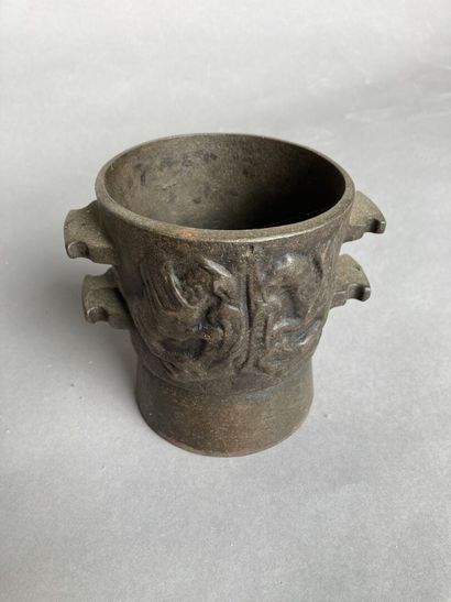 Bronze MORTIER with four wings decorated...