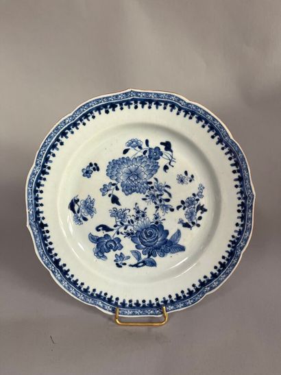 CHINE XIXe - Vers 1900 :
CINQ ASSIETTES en...