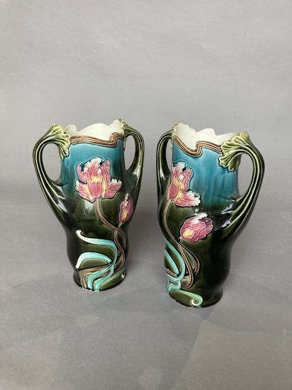 BELGIAN MANUFACTURE ?
Pair of earthenware...