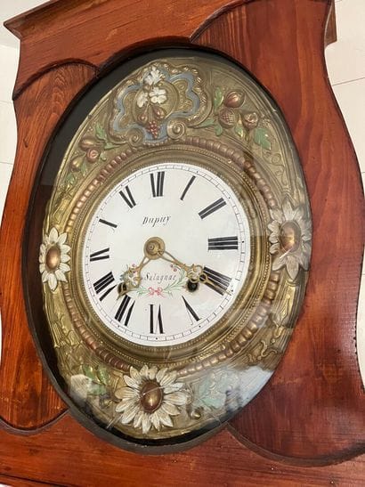 Comtoise CLOCK in walnut (?) with violin...