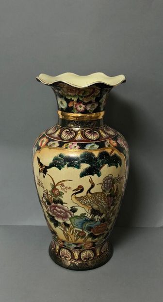 SATSUMA, 
Grand vase et brûle parfum. 
H....