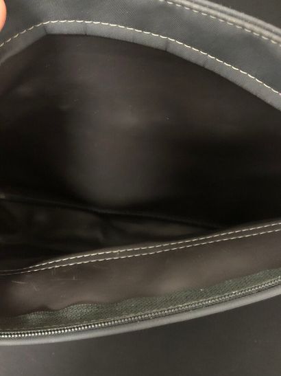 LONGCHAMP:
Navy blue canvas shoulder bag,...