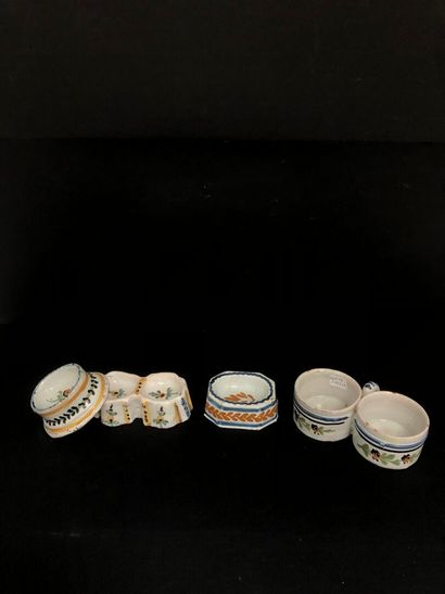 NEVERS :
Important earthenware lot:
- Two...